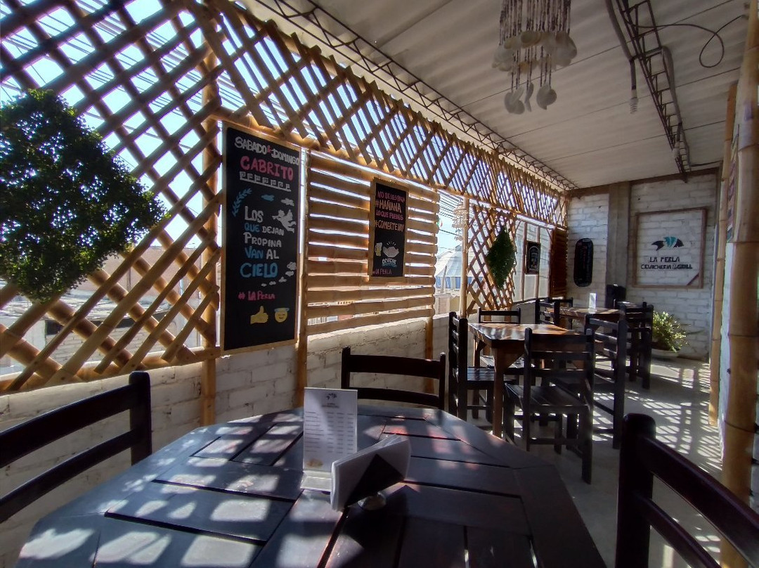 La Perla Cevicheria & Grill