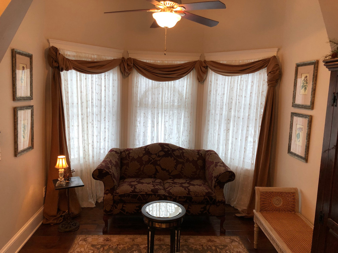 Riverside Gables Bed and Breakfast主图