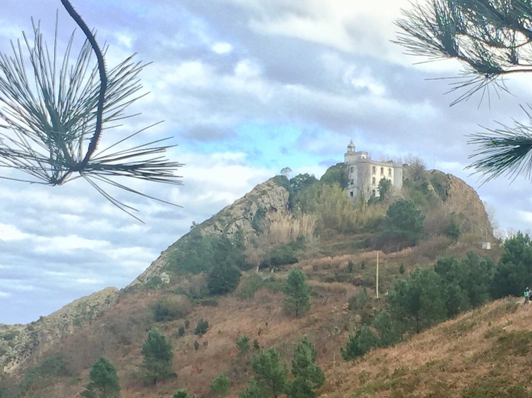 Faro de la Plata景点图片