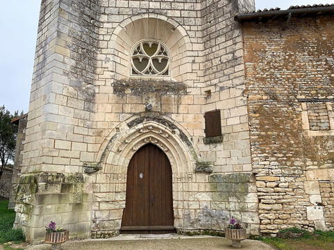 Eglise Saint-Martin-Angliers必去景点