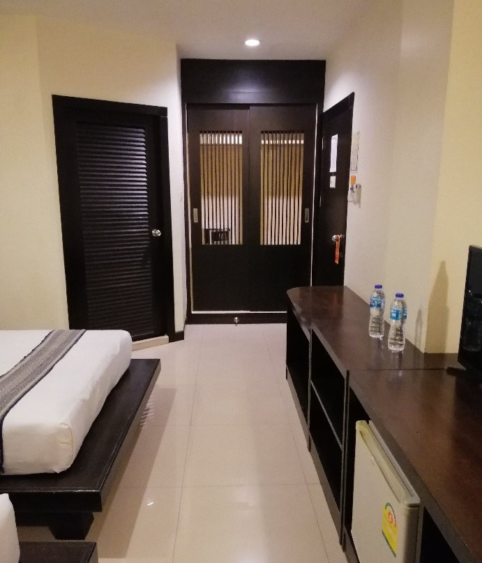 拉伯丝柏旅店主图