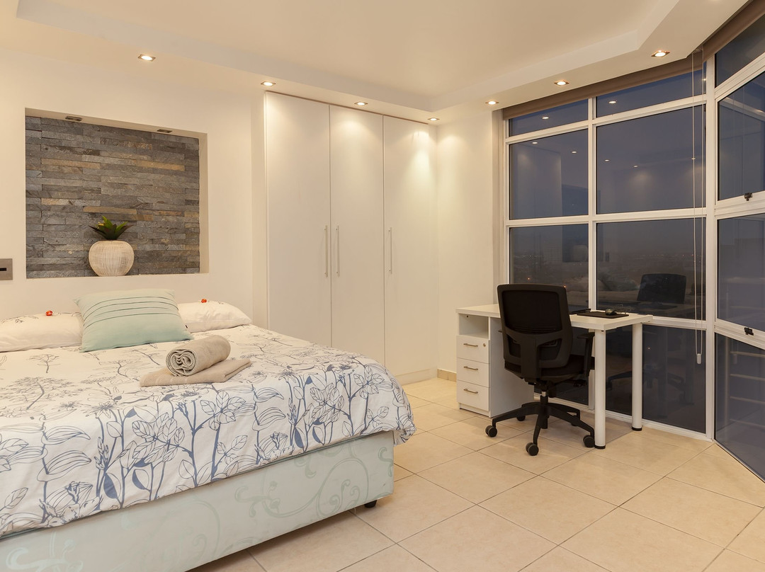 The Waves Blouberg Beach Apartments主图