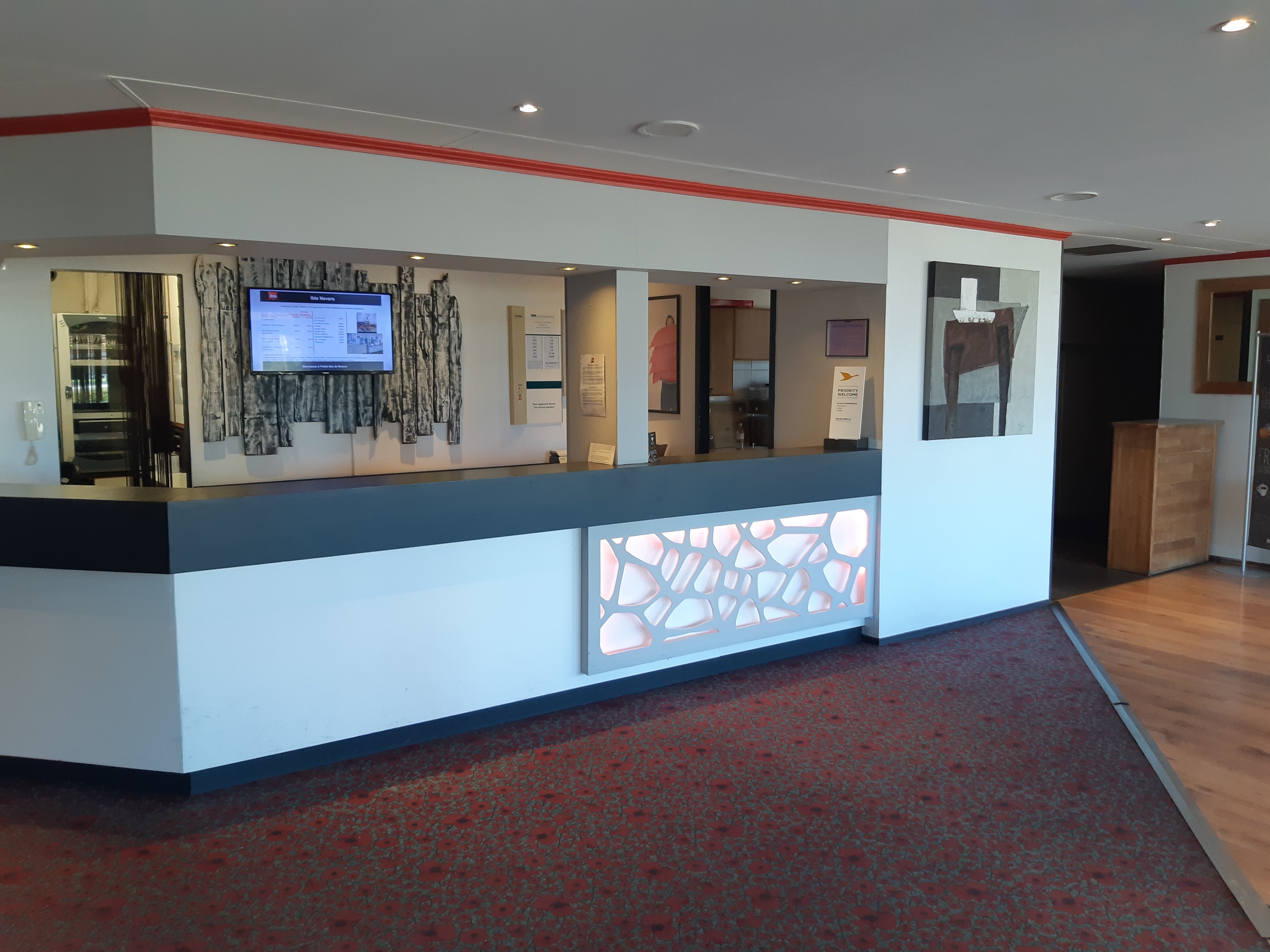 宜必思内福尔酒店-浴室