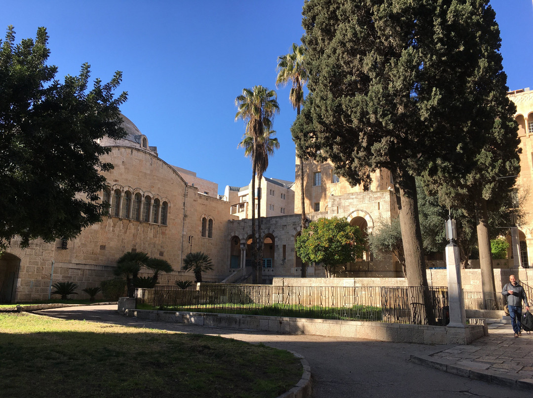 YMCA三重门酒店主图