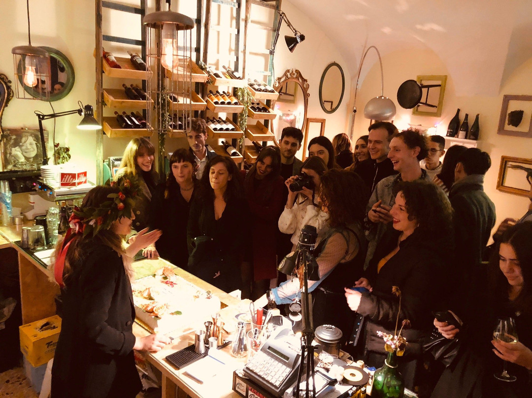 Microclima Vini & Vinili-福利尼奥必去景点