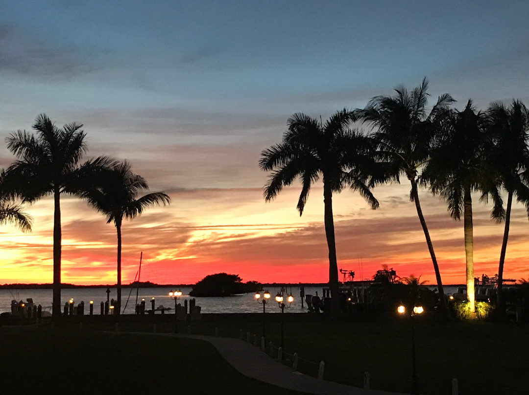 Marco Island Lakeside Inn主图