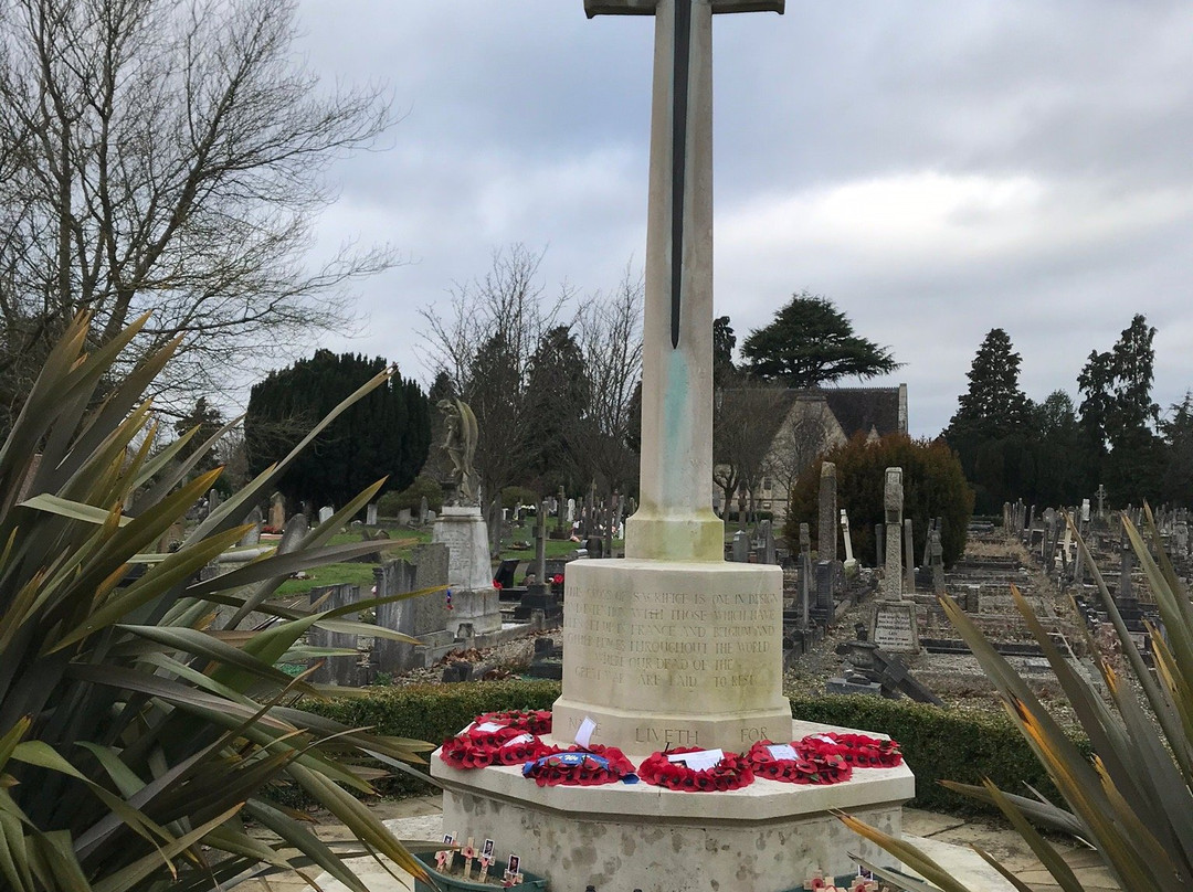 Vicarage Road Cemetery景点图片