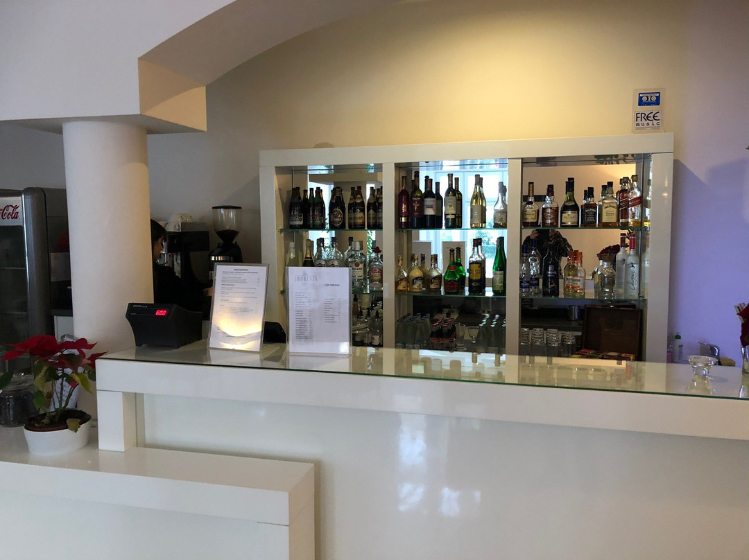 茵普莱思雅酒店主图