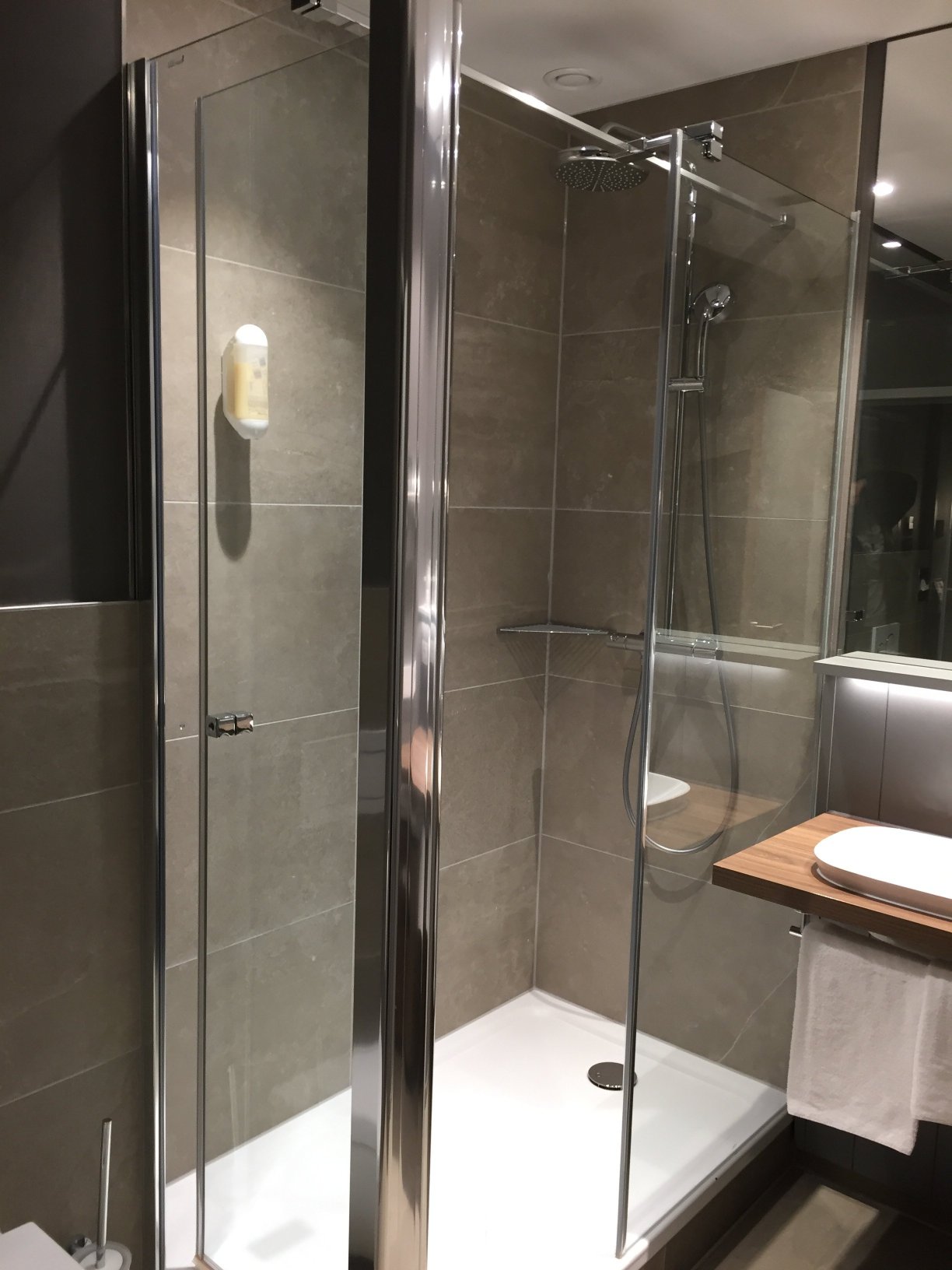 H+ Hotel Bremen-浴室