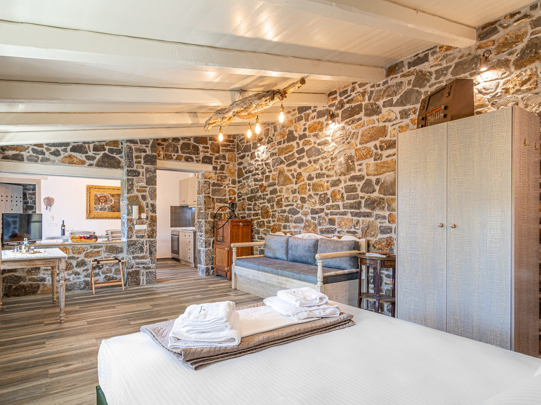 Perachori Boutique Studios