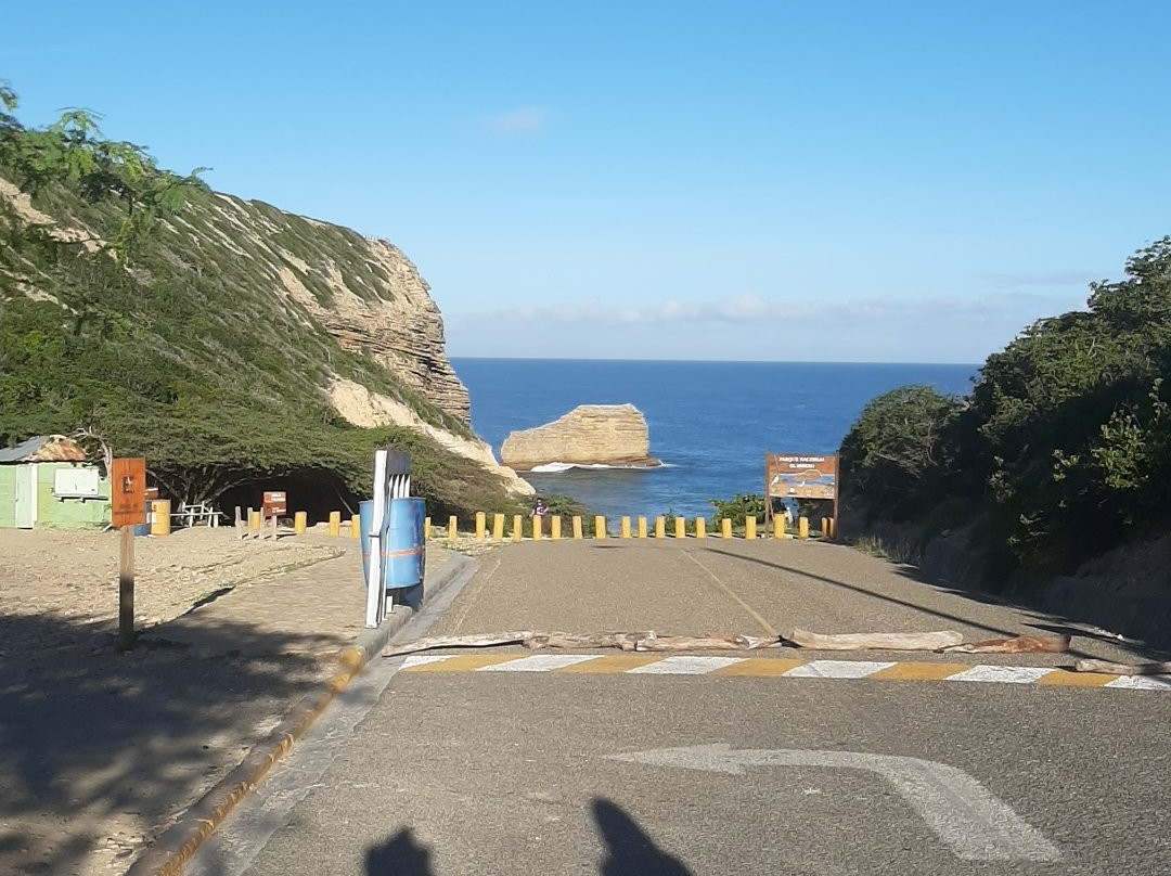 Marina Del Mar Hotel主图