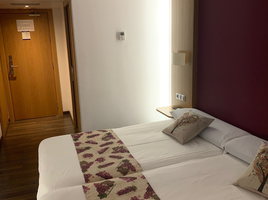 Hotel Jatorrena主图