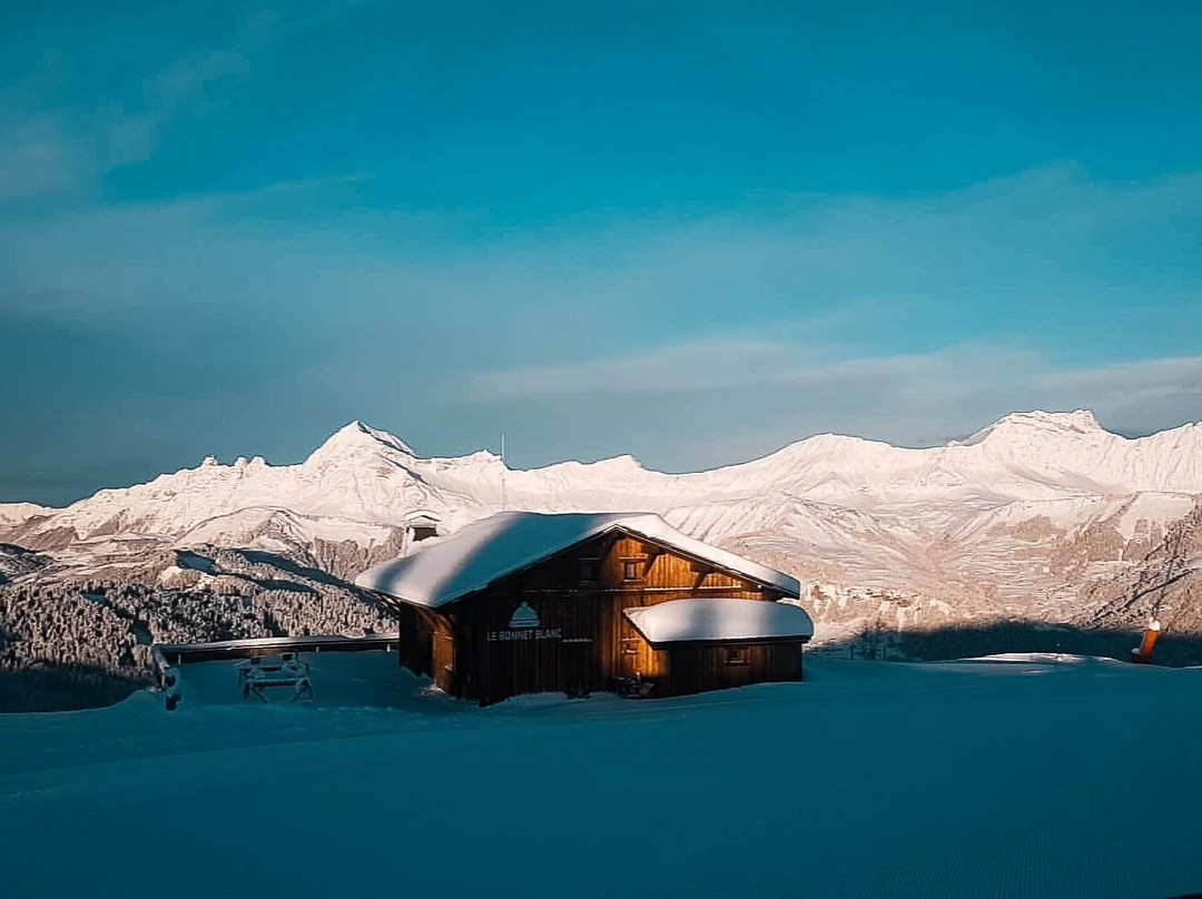 Notre Dame de Bellecombe餐馆和美食-Restaurant Le Bonnet Blanc