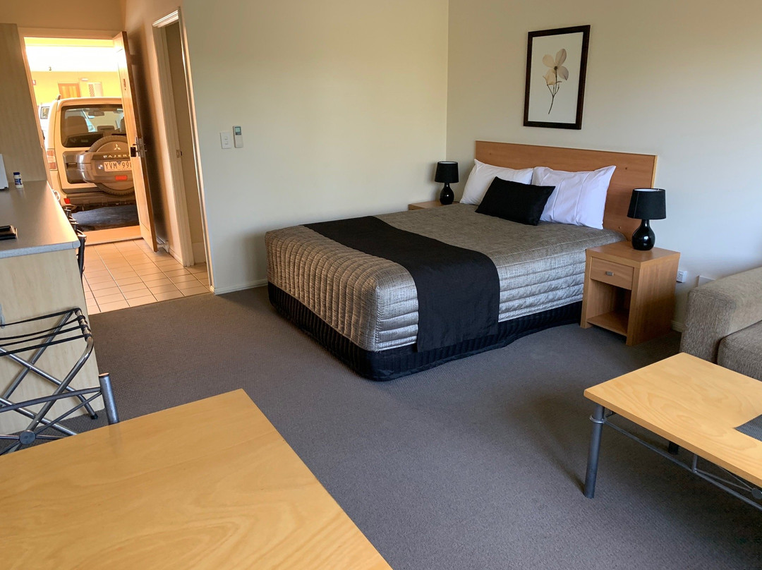 Country Roads Motor Inn主图