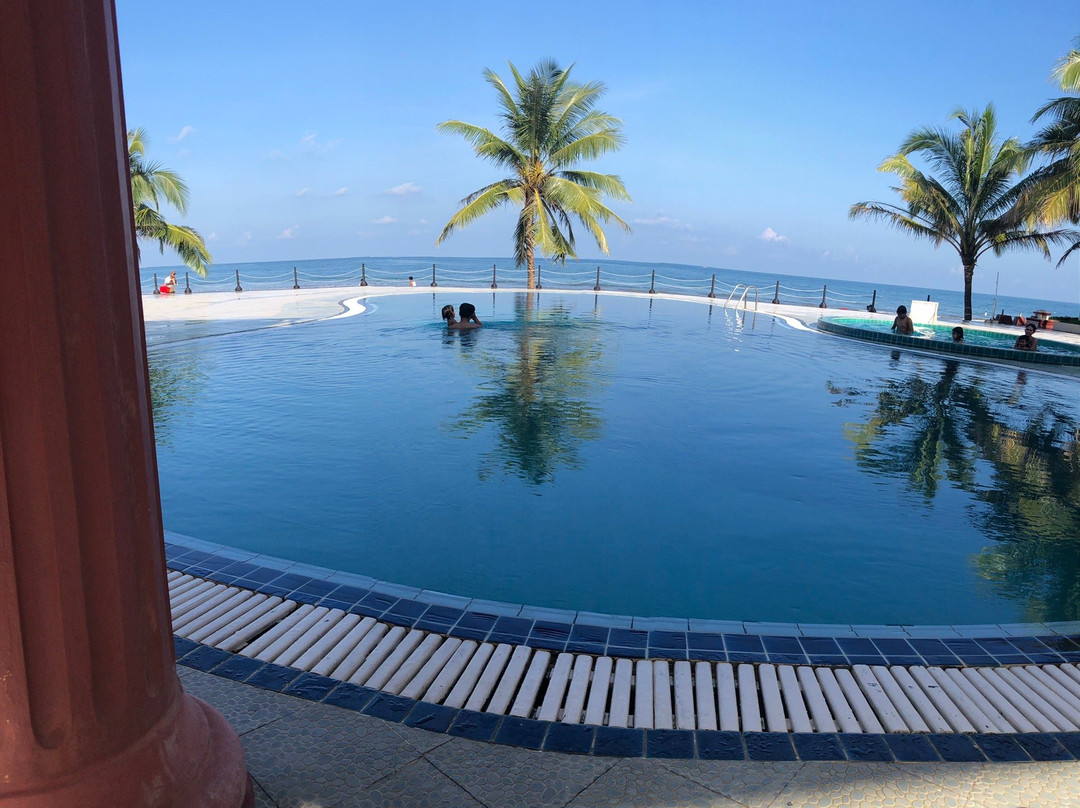 Golden Beach Resort Hotel主图