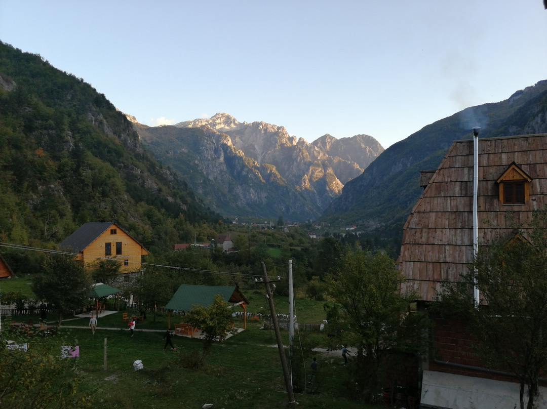 Guesthouse "Gjin Thana"