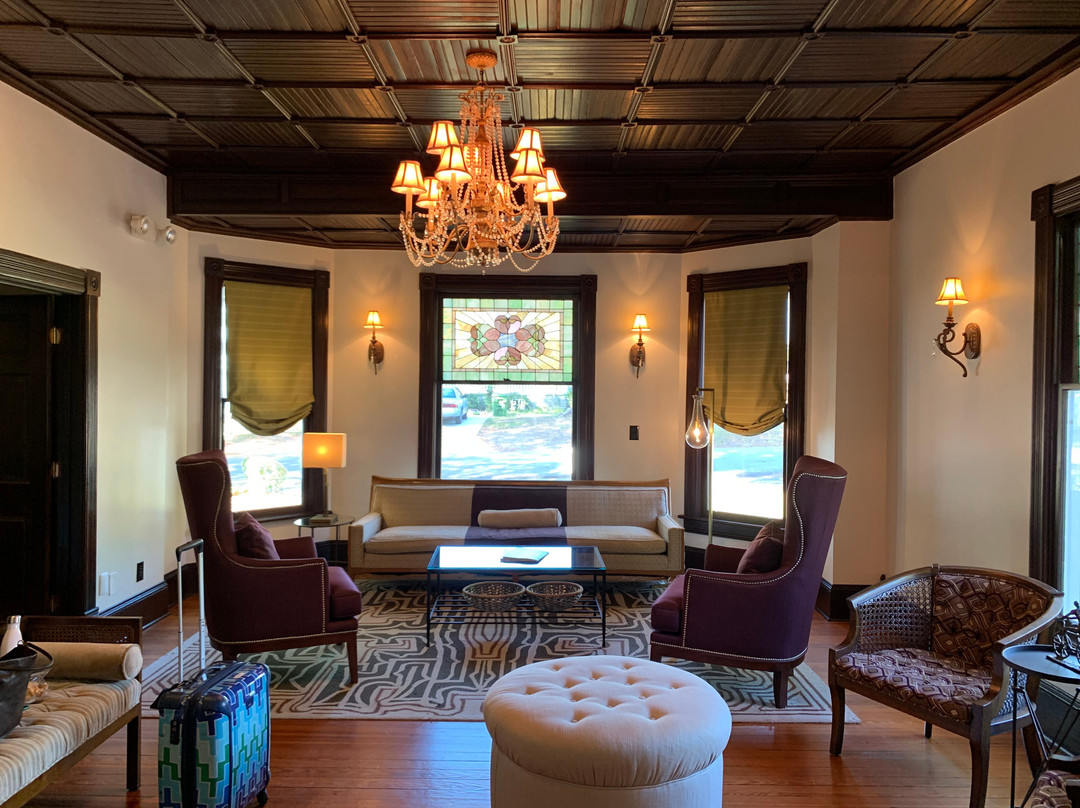 Sparrow Grove Manor主图