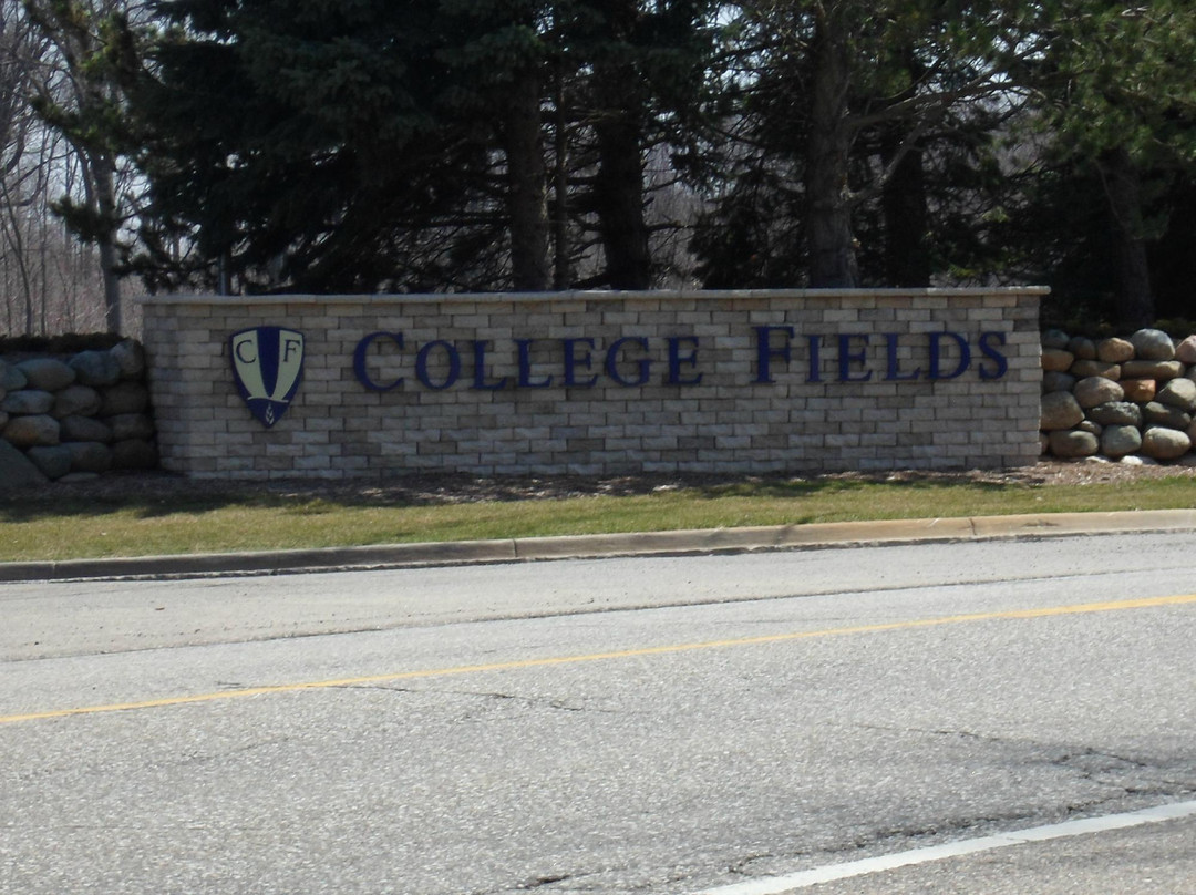 College Fields Golf Club景点图片