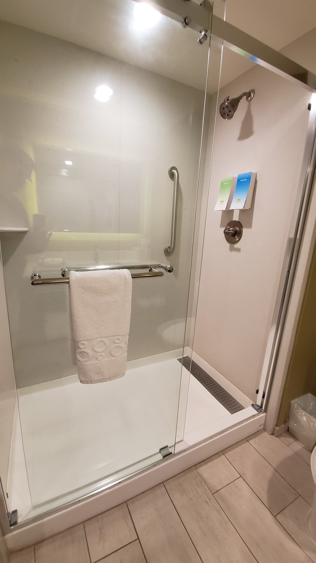 Home2 Suites by Hilton Hanford Lemoore-浴室