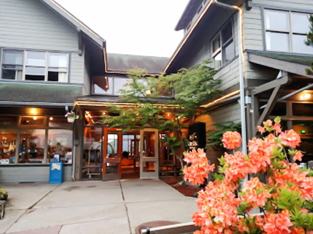 Cape Fox Lodge主图