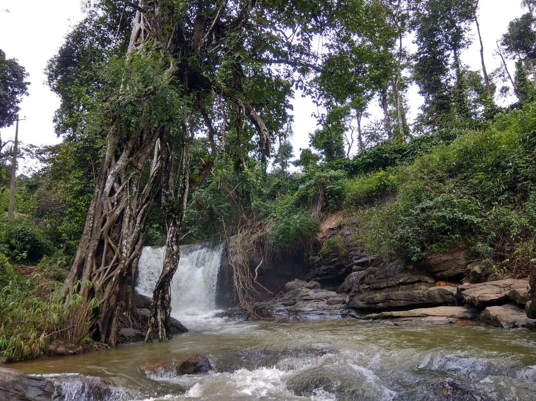 Manjehalli Waterfalls景点图片