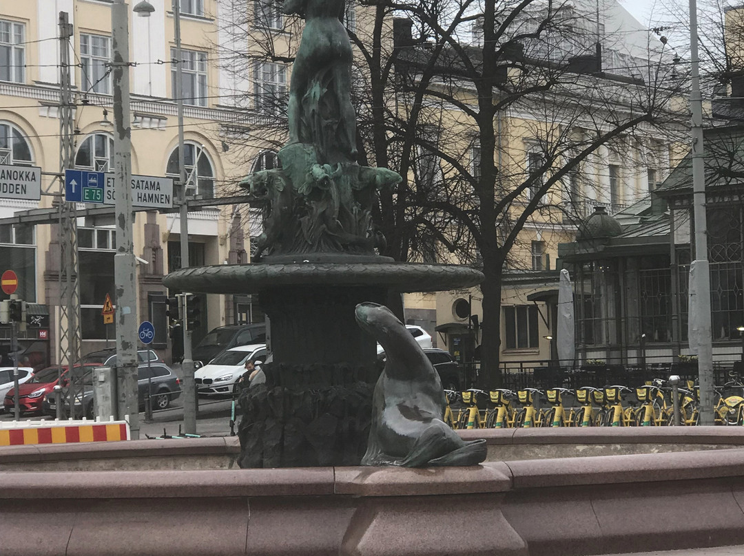 波罗的海的女儿雕像景点图片