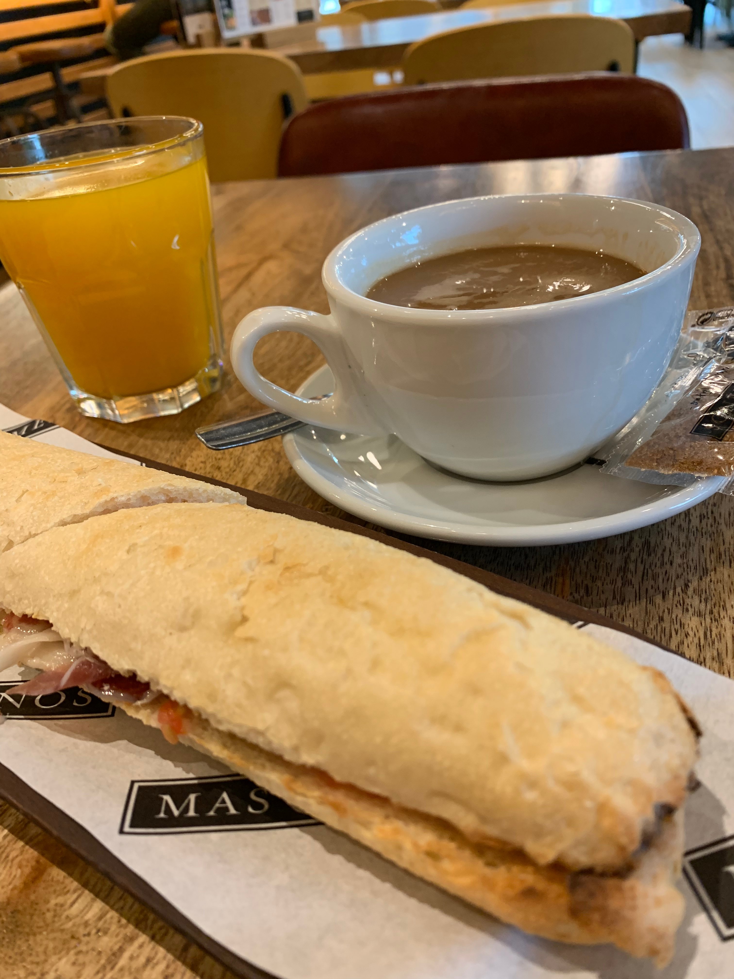 Easyhotel Barcelona Fira-餐饮