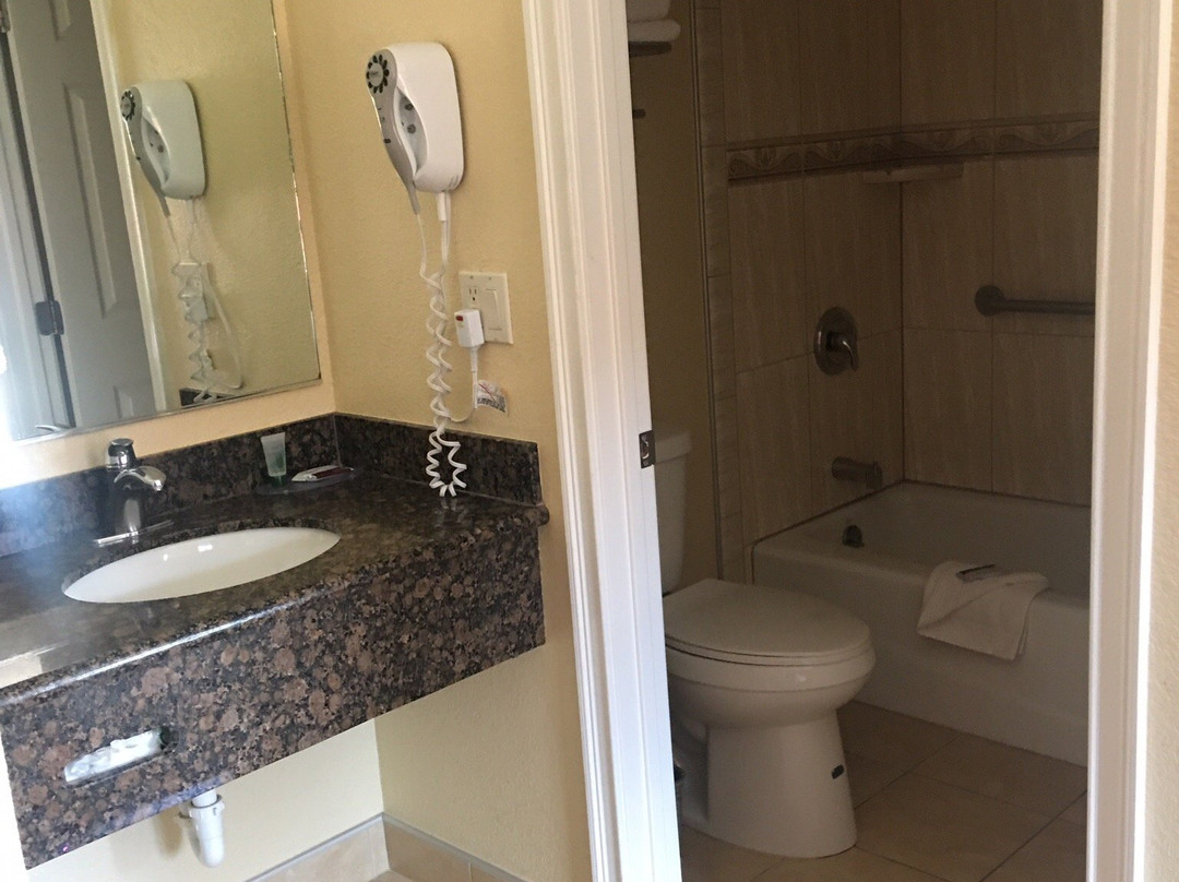 蒙特里海边酒店主图