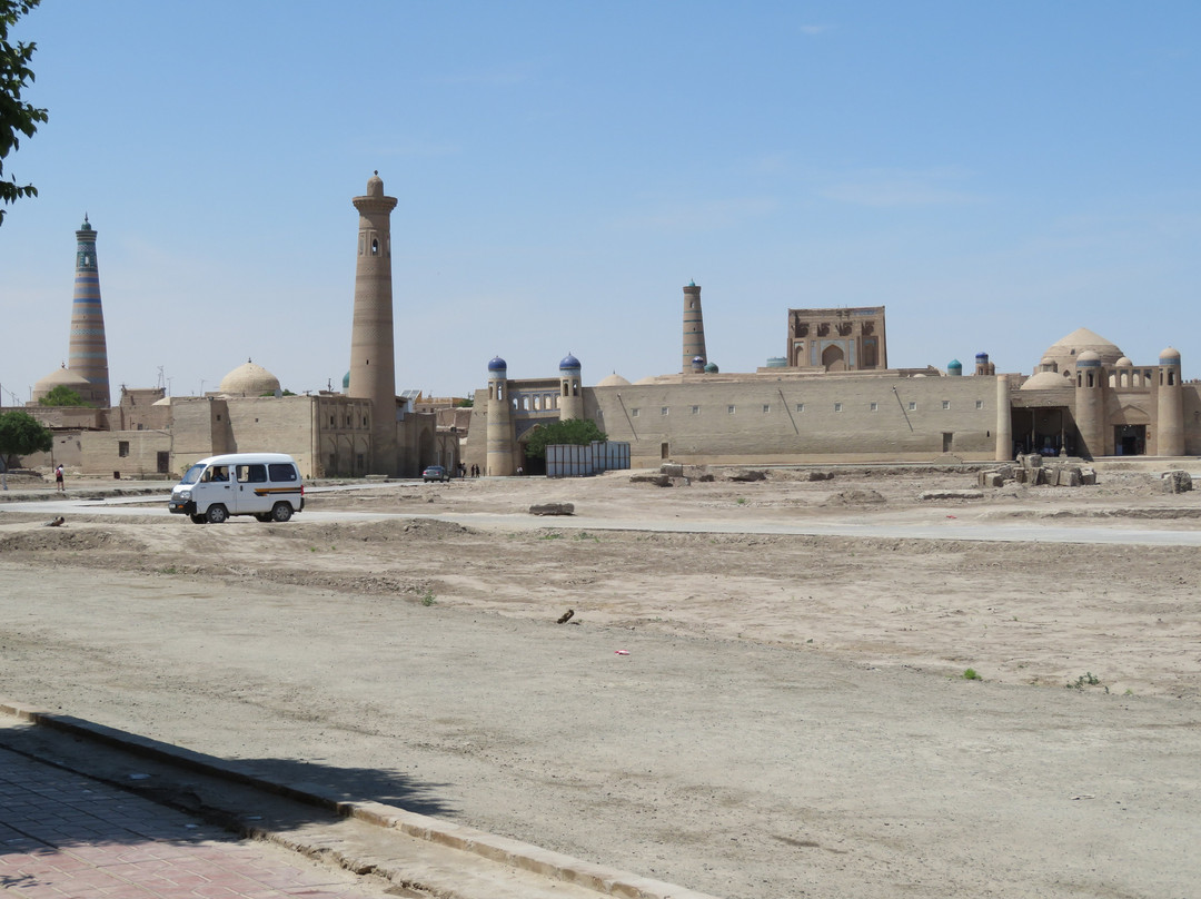 Khiva Train Station景点图片
