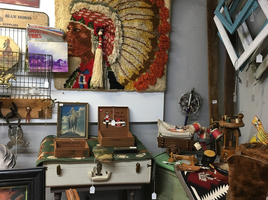 Dark Horse Antique Market景点图片