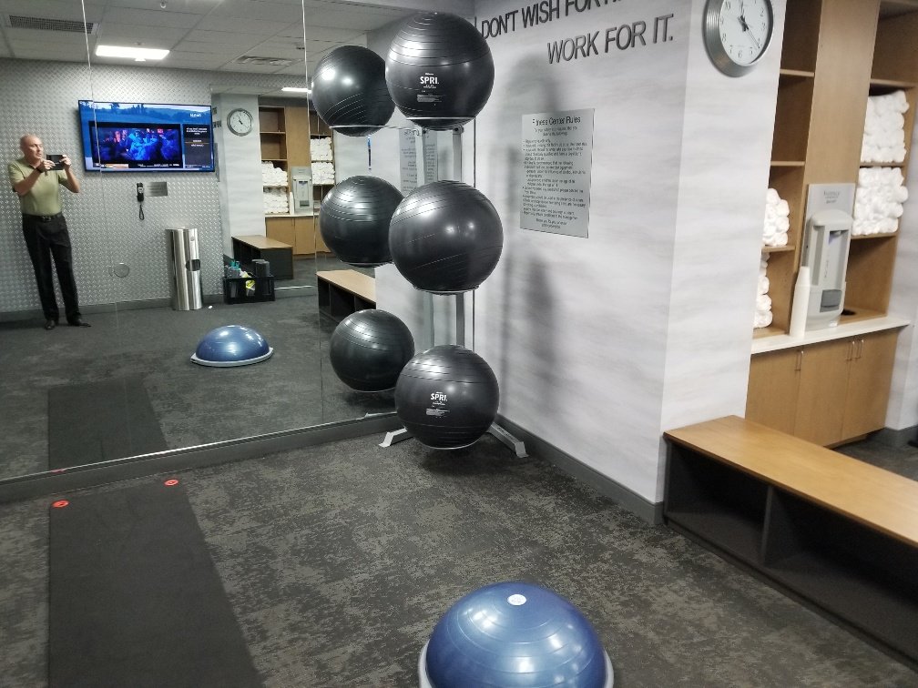 Fairfield Inn & Suites Salina-浴室