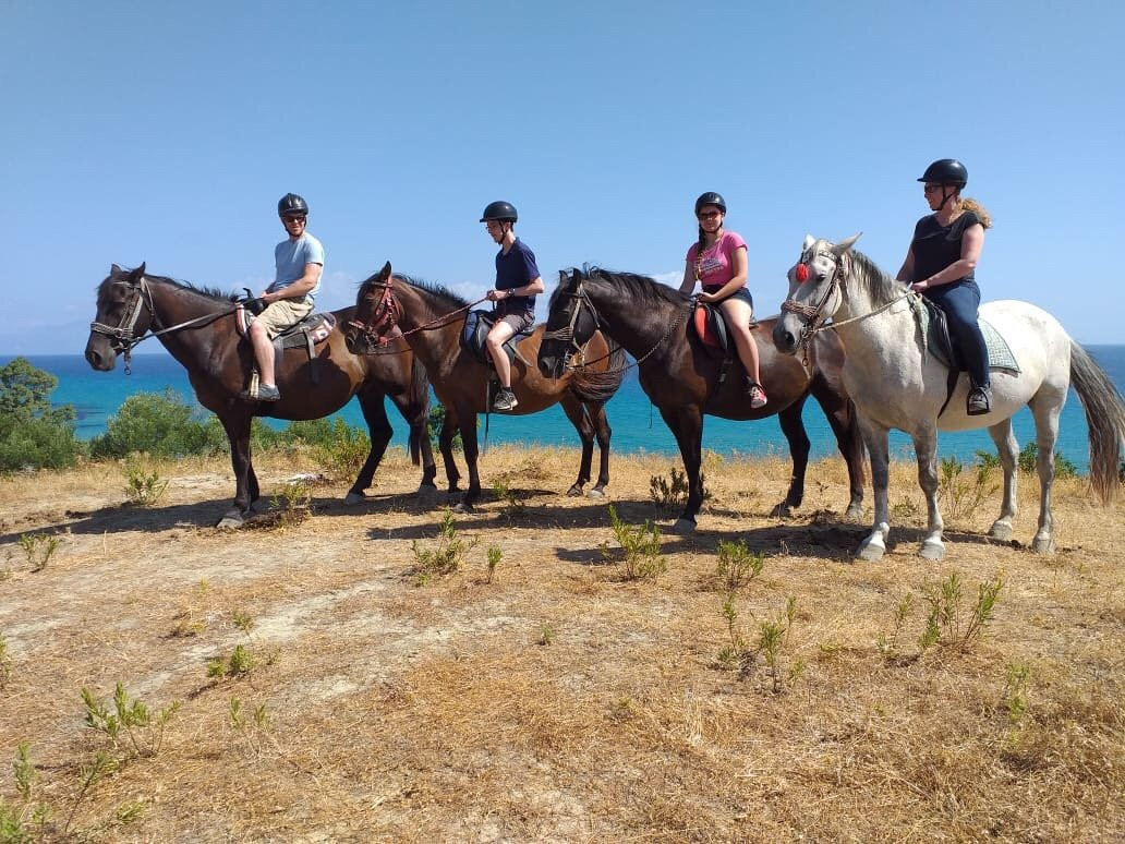 Rodeo Alykes Horse Riding景点图片