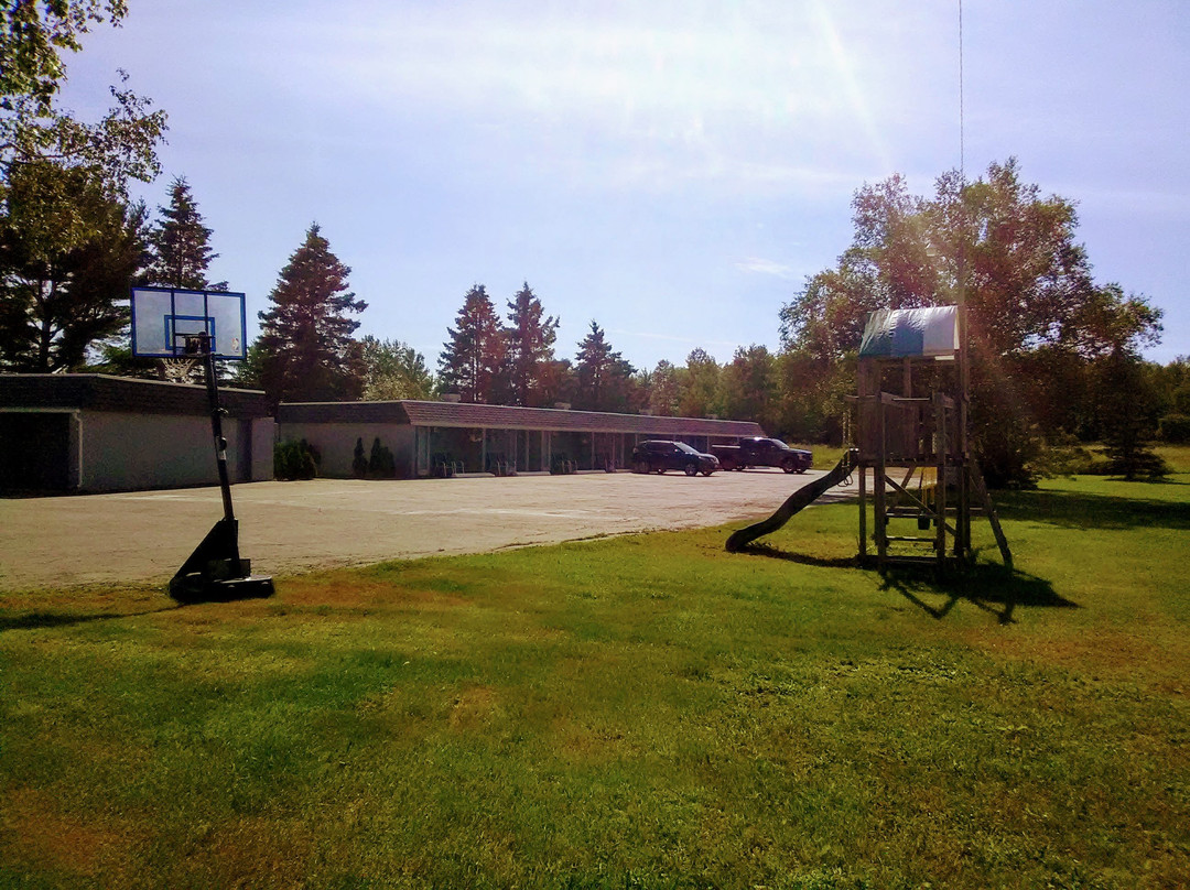 Ambassador Motel主图