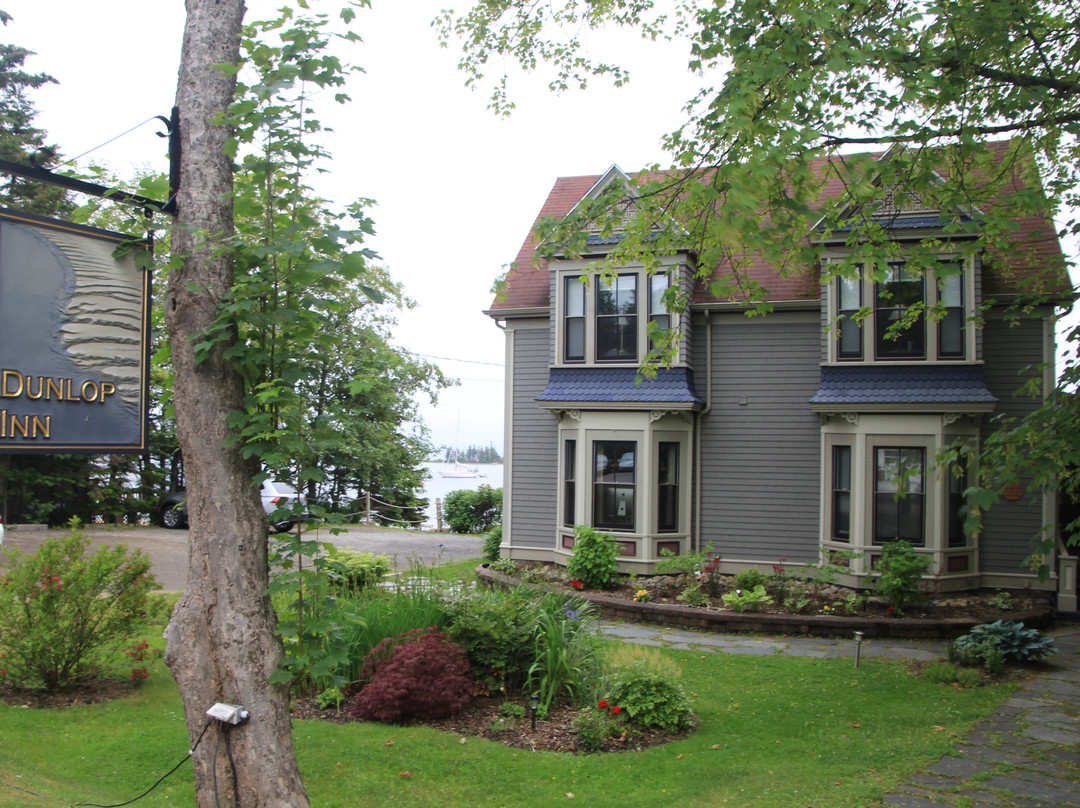 The Dunlop Inn主图