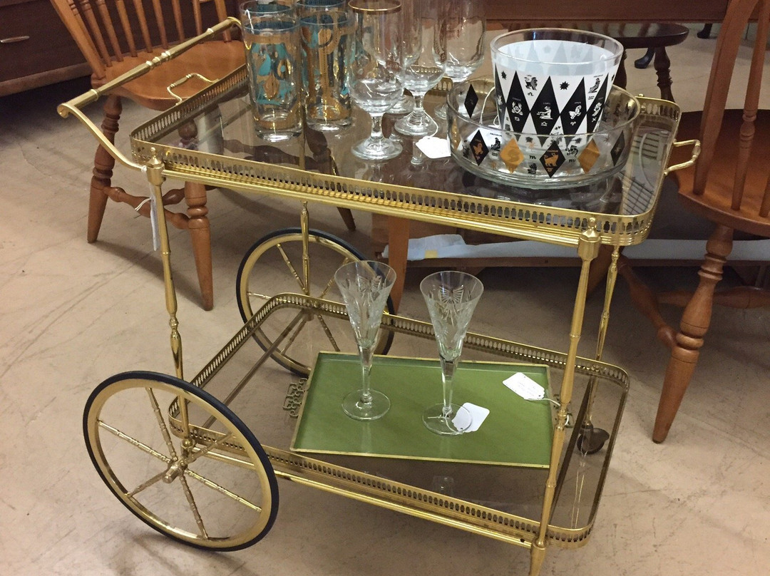 Eighth & Main Antique Center-奇科必去景点