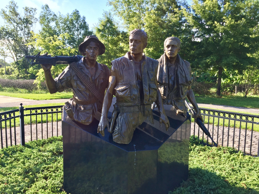 Three Servicemen Statue景点图片