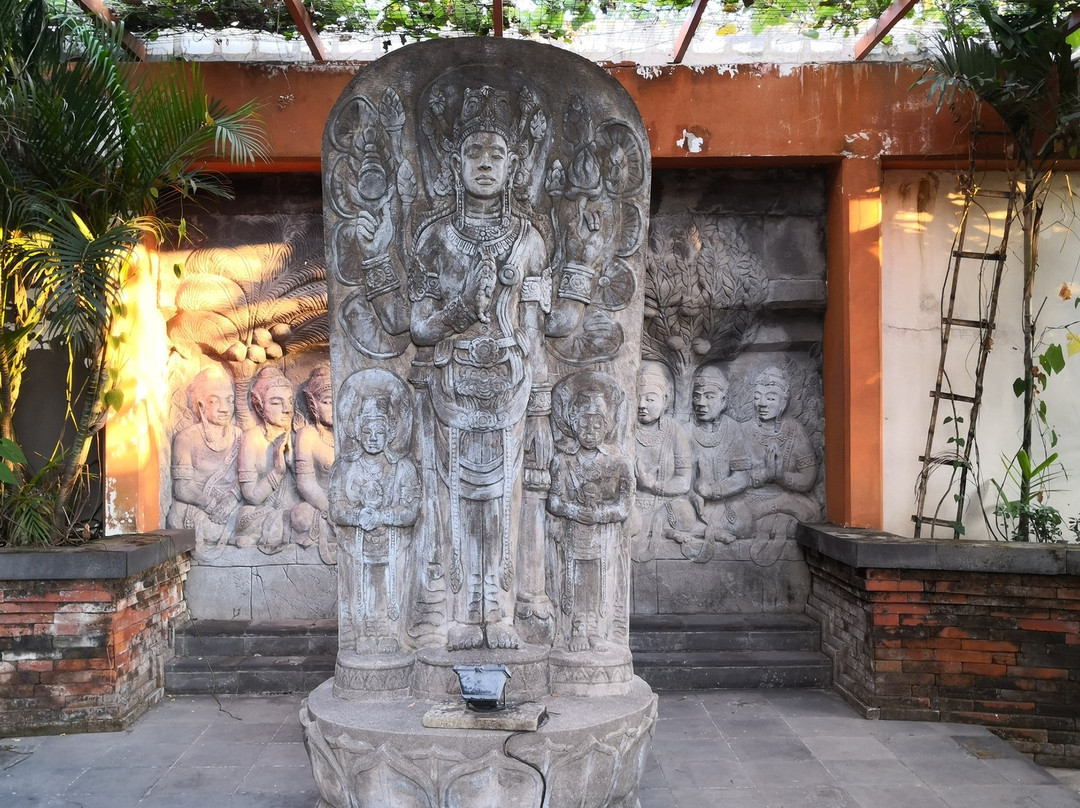 泗水布米大酒店主图