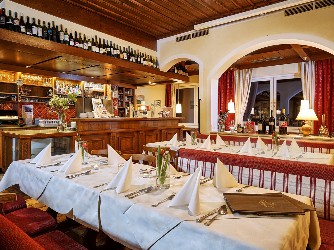 Russbach am Pass Gschutt餐馆和美食-Restaurant Weinstube