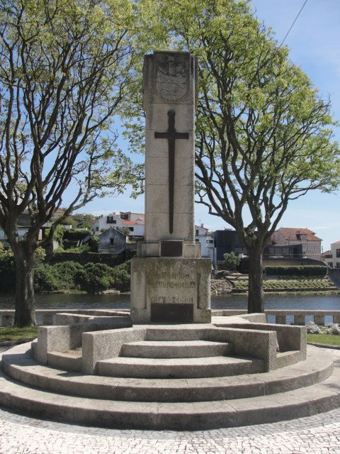 Monumento Aos Combatentes Da Grande Guerra-孔迪镇必去景点