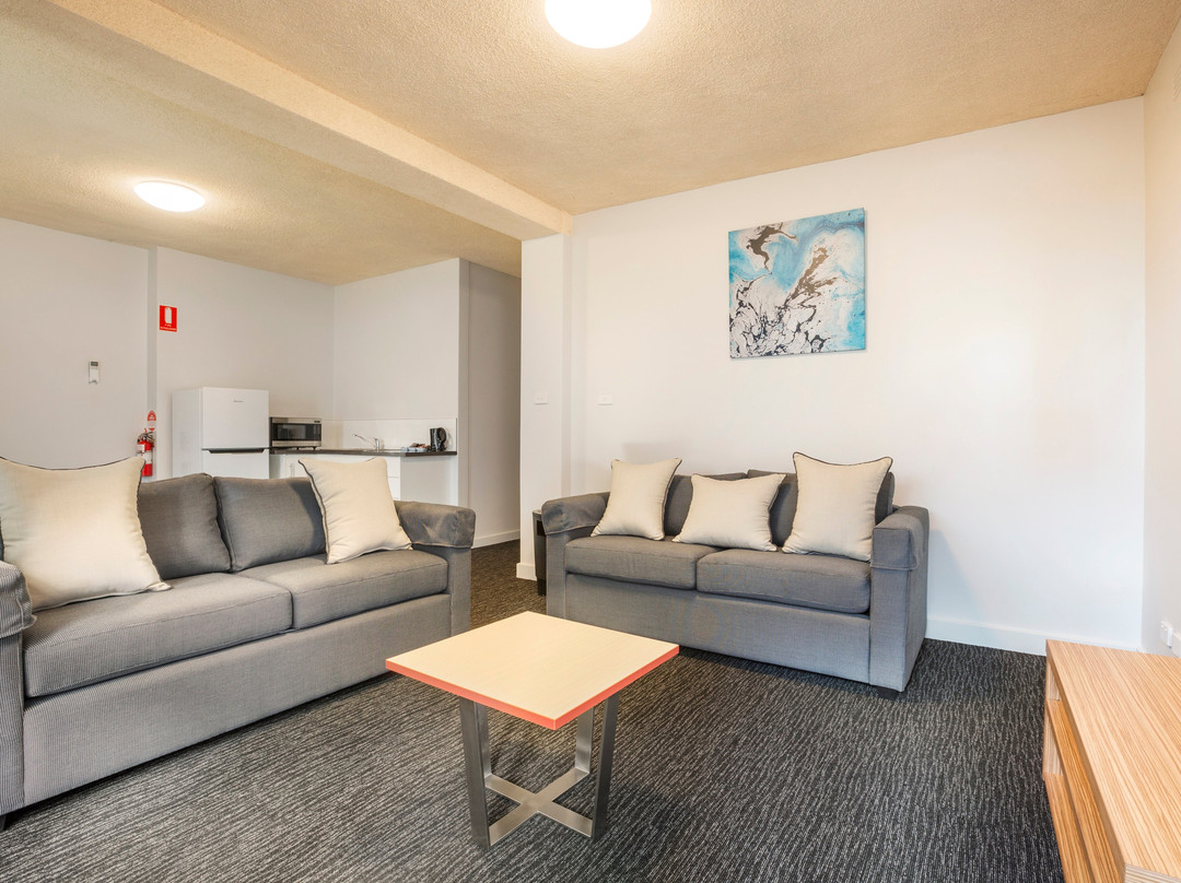 Nightcap at Waltzing Matilda Hotel主图