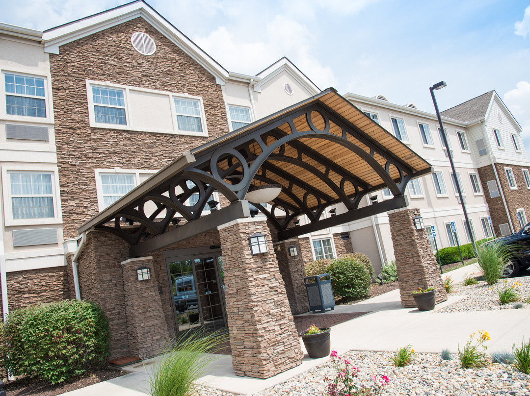 韦恩堡驻桥套房酒店主图