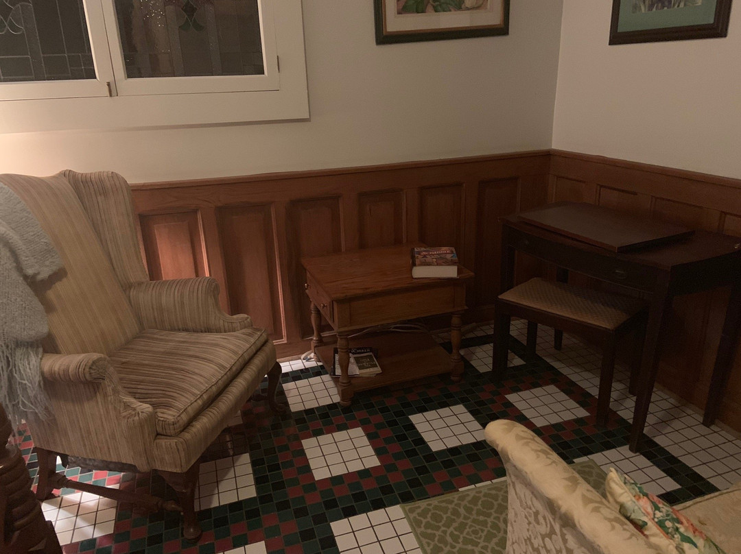 The Edgeworth Inn主图