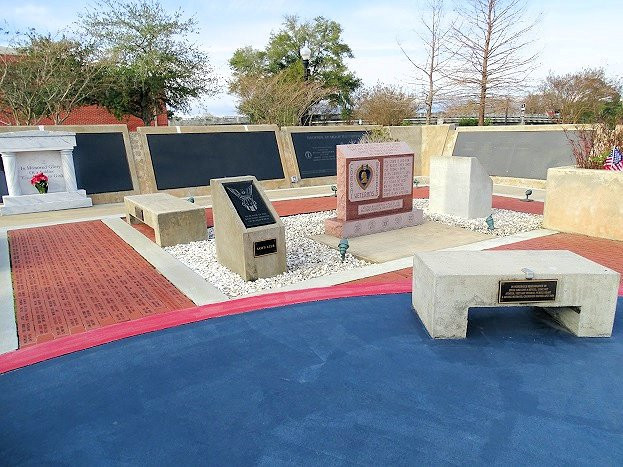 Santa Rosa County Veterans Memorial Plaza景点图片