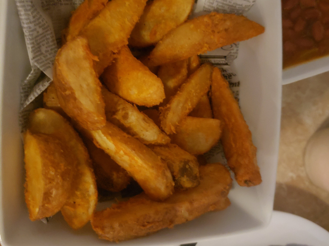 Marilyn's Bar & Restaurant