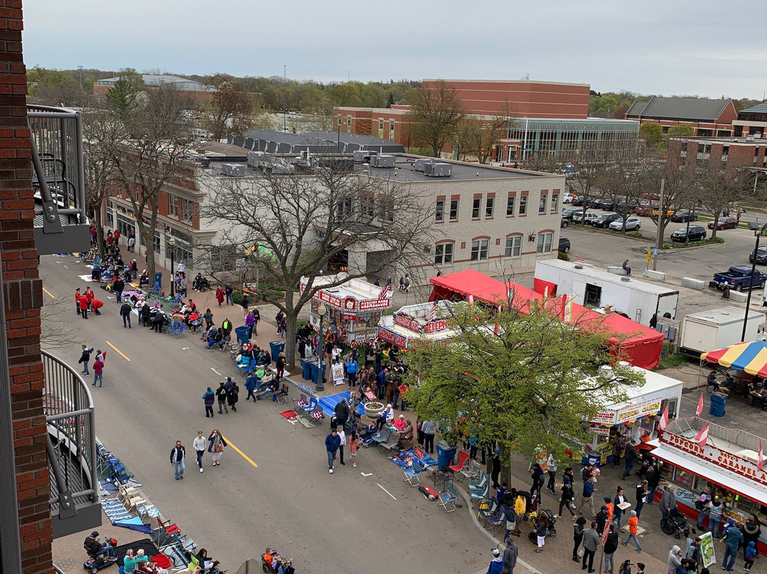 Courtyard by Marriott Holland Downtown主图