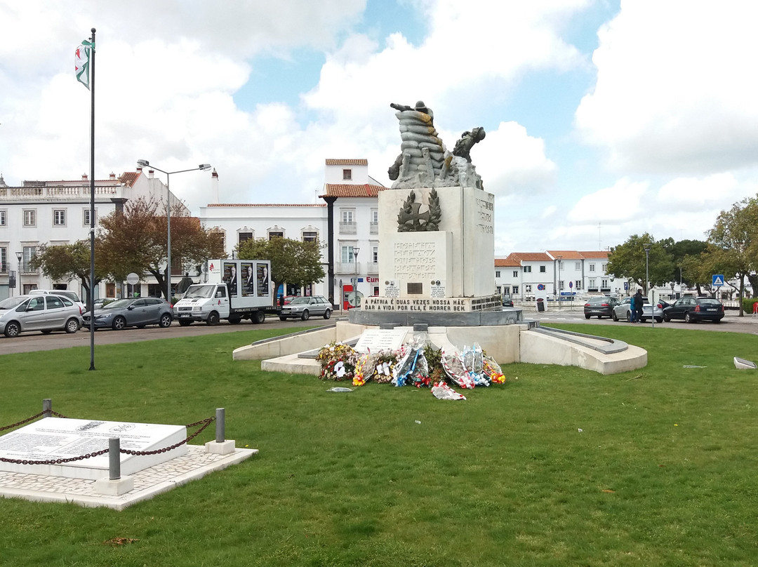 Monumento de Homenagem ao Combatente-Estremoz必去景点