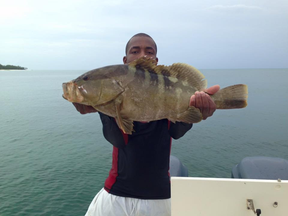 Snapper Jones Fishing-Green Turtle Cay必去景点