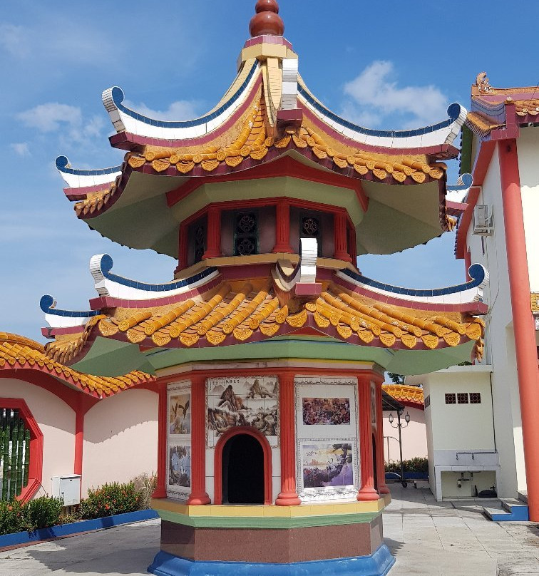 Lian Hua San Ching Tien Temple-美里必去景点