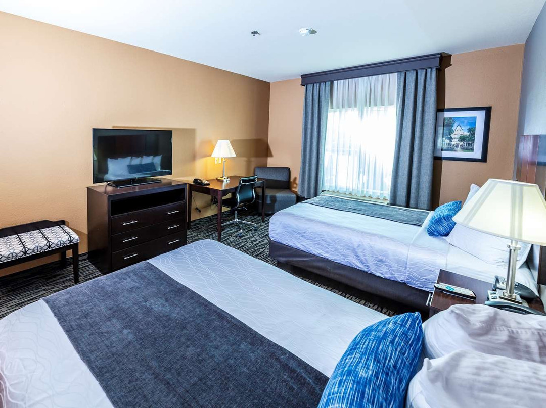 Best Western Plus Denton Inn & Suites主图