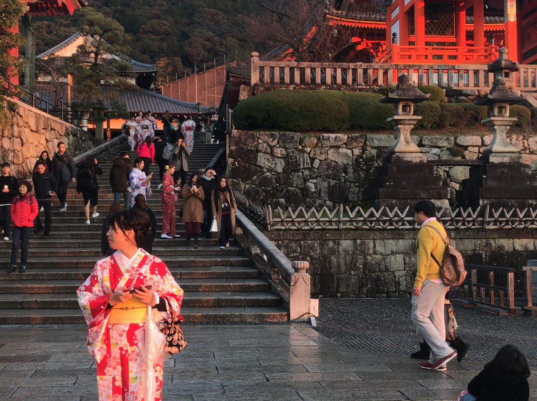 冈本和服租赁 本店-京都市必去景点